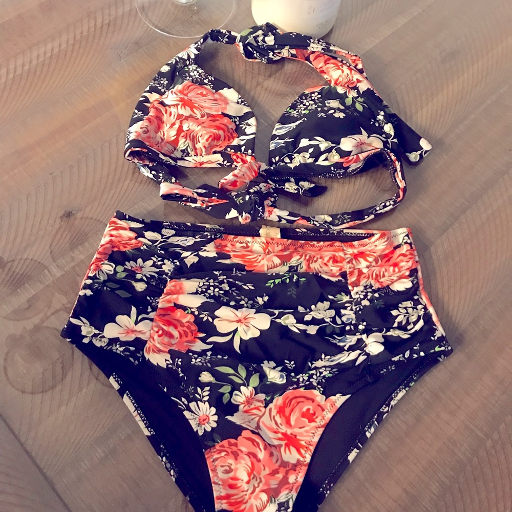 Cupshe High waisted Bikini Bathing Suit Set Size Medium